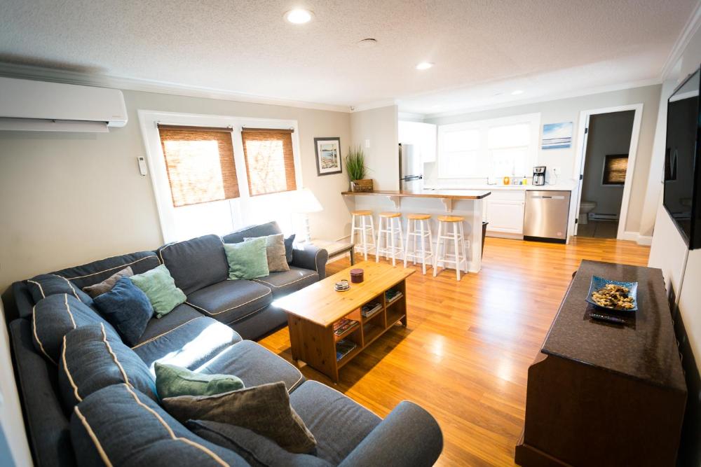 Three-Bedroom Apartment with Balcony interior